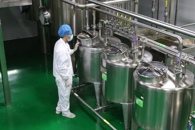 【精彩哈密】&ldquo;洞穿東天山 天塹變通途&rdquo;東天山隧道工程建設(shè)系列報道之五《路通人和 共譜發(fā)展新篇章》